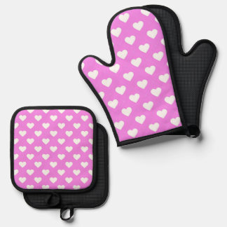 Heart Pattern Background Oven Mitt & Pot Holder Set