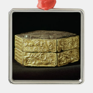 Hexagonal pyxis decorated with animals metal ornament
