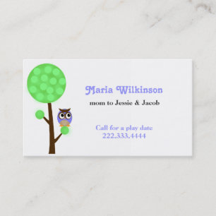 Hibou dans une carte de maman d'arbre