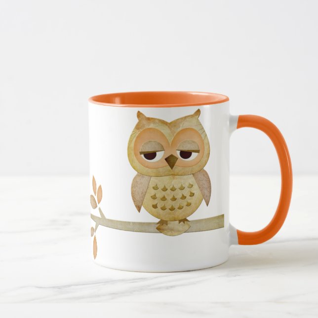 Hibou somnolent dans la tasse d'arbre (Droite)