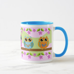 Hiboux, fleurs et tasse mignons de feuille