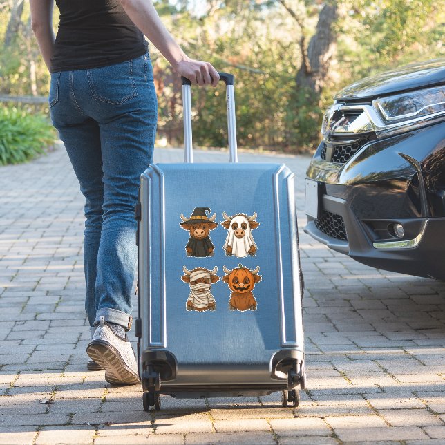 Highland Cow Halloween Funny Fall Spooky (Suitcase Insitu)
