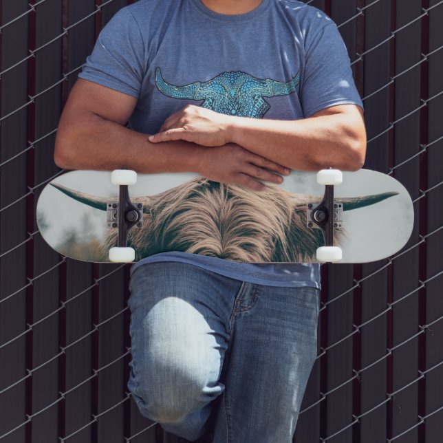 Highland cow portrait skateboard (Outdoor 3)