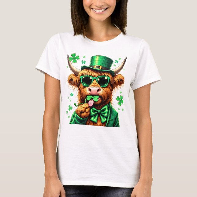 Highland Cow St Patrick's Day, Retro Patricks Day T-Shirt (Front)