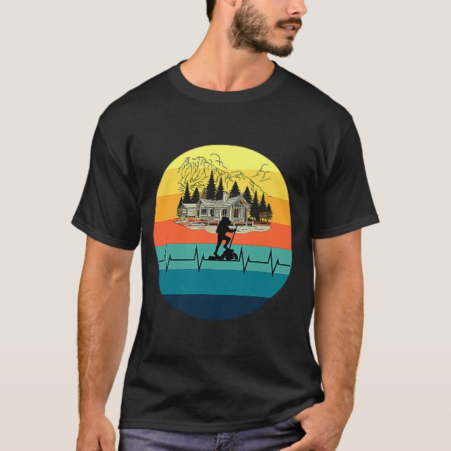 Hiking heartbeat mountains T-Shirt (Front)