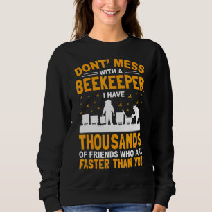 Hilarious Beekeeper Retro Beekeeper Beekeeping Sweatshirt