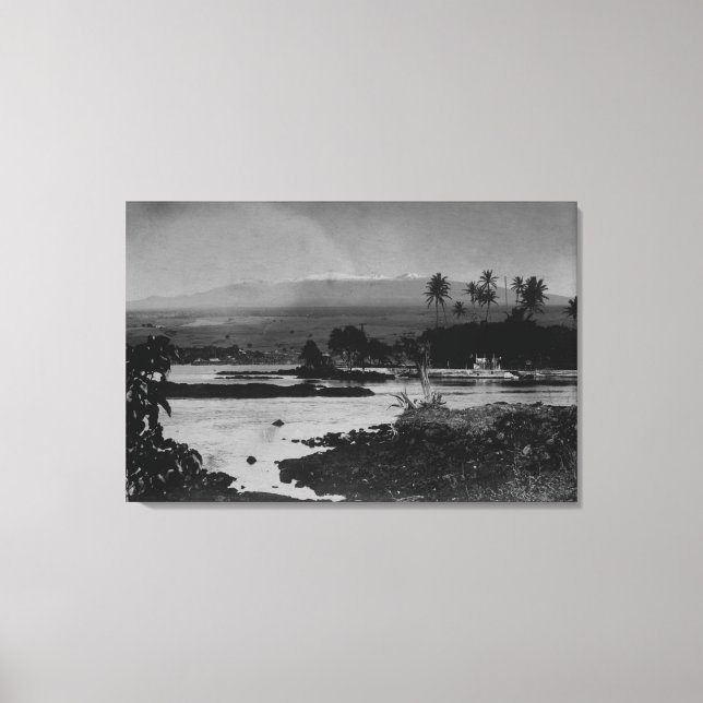 Hilo, Hawaii - View of the City Photograph Canvas Print (Front)