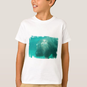 Hippopotame sous le T-shirt de la jeunesse de
