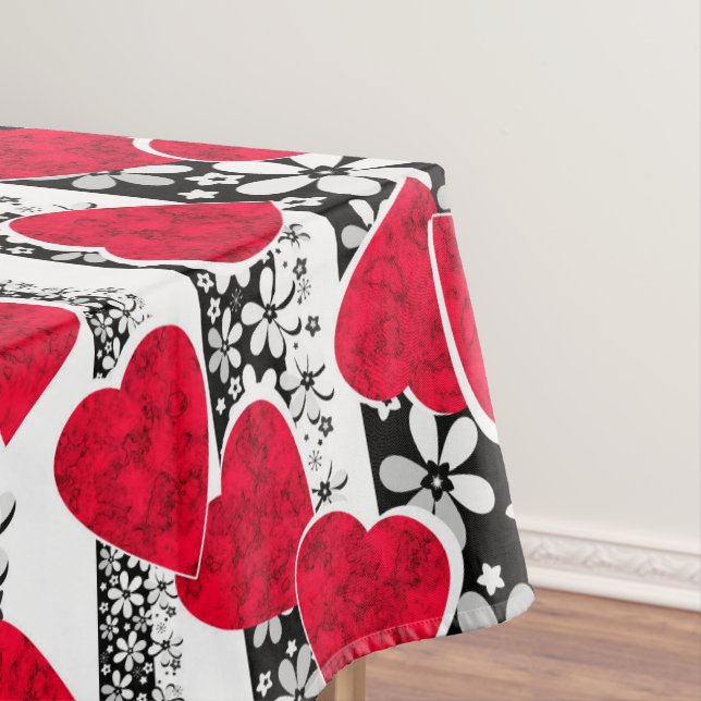 Holiday decor tablecloth (In Situ)