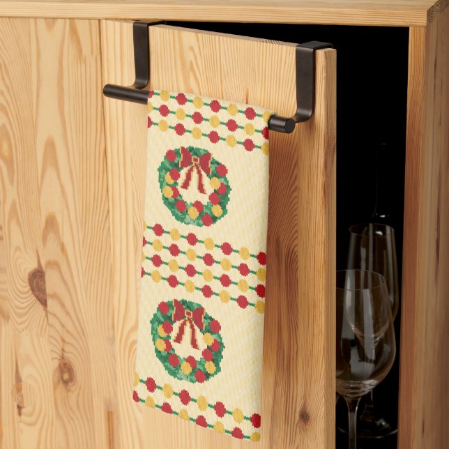 Holiday Wreath Knit Kitchen Towel (Thirds Fold)