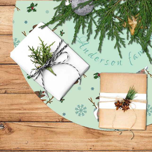 Holly, snowmen and snowflakes brushed polyester tree skirt (Holly, snowmen and snowflakes brushed polyester tree skirt
)