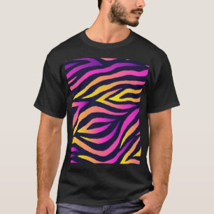 Holographic stripes, seamless futuristic pattern. T-Shirt