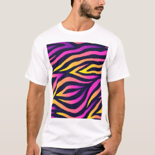 Holographic stripes, seamless futuristic pattern. T-Shirt