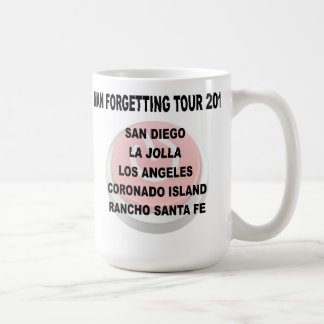 Homme oubliant la tasse 2 de visite