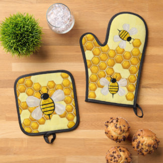 Honey Comb 3D Whimsey Oven Mitt & Pot Holder Set