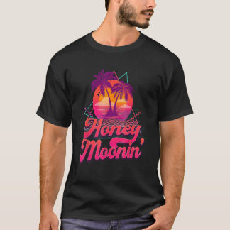 Honeymoonin Bride Groom Vintage Sunset Honeymoon V T-Shirt