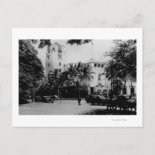 Honolulu, Hawaii - View of City Hall Postcard (Front)
