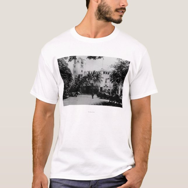 Honolulu, Hawaii - View of City Hall T-Shirt (Front)