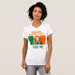 HONORAIRE BLARNEY STONE IRISH LASS KISS ME T-Shirt