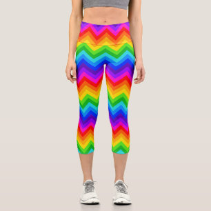 Horizontal Rainbow Chevron Zigzag Stripe Pattern Capri Leggings