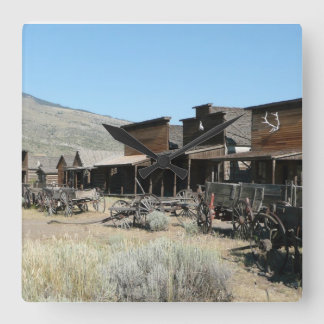 Horloge ancienne des Carrés de l'extrême ouest