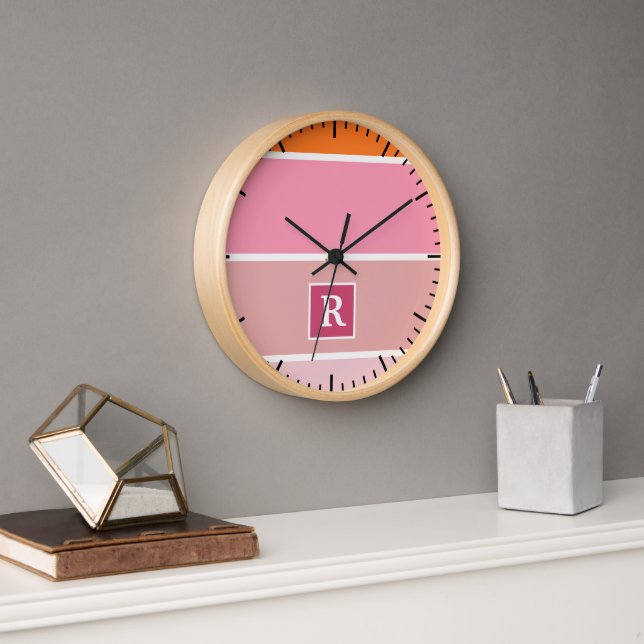 Horloge Bandes en rose, blanc et orange avec Monogramme (Bureau)