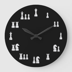 Horloge blanche de pièces d'échecs