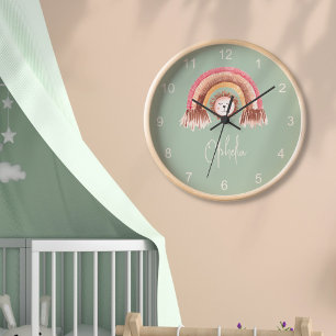 Horloge Boho Chic Rainbow Lion Nom du bébé Sage Green
