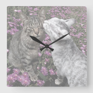 HORLOGE CARRÉE 夢 の 中 の 子 ち 猫 た