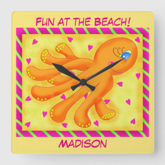 Horloge Carrée Amusement à la plage Whimsy Octopus Nom jaune
