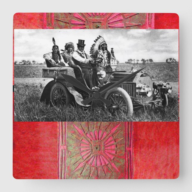 HORLOGE CARRÉE APACHES ET GERONIMO CONDUISANT UNE VOITURE À MOTEU (Recto)