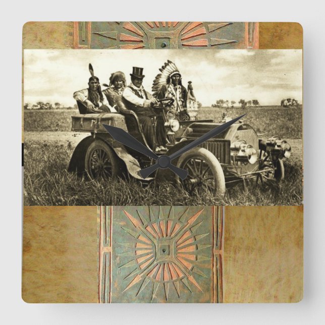 HORLOGE CARRÉE APACHES ET GERONIMO CONDUISANT UNE VOITURE À MOTEU (Recto)