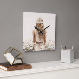 Horloge Carrée Aquarelle Jeune Femme Dans Le Champ Maisy
