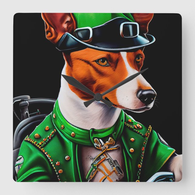 Horloge Carrée Basenji Chien conduisant vélo St. Patrick's Day (Recto)