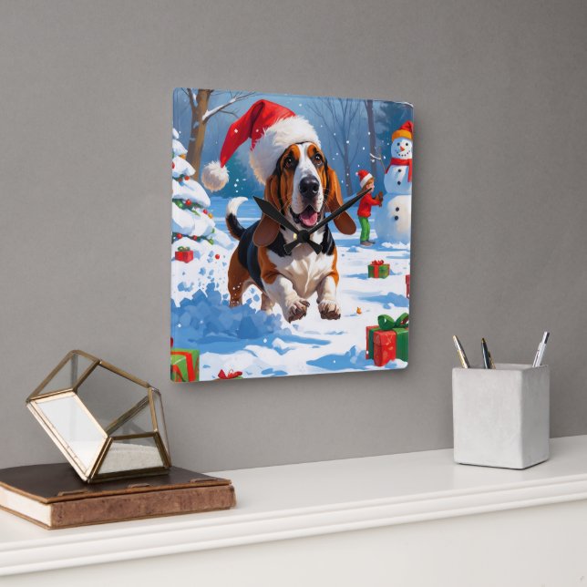 Horloge Carrée Basset Hound Festive de Noël Scène de neige (Bureau)