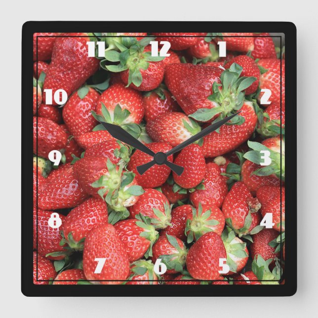 Horloge Carrée Batch of Red Juicy Strawberries (Recto)