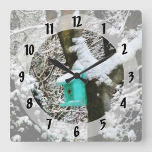 Horloge Carrée Birdhouse Turquoise en hiver