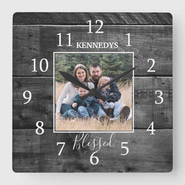 Horloge Carrée Black Wood Family Nom Photo Blessed Farmhouse (Recto)