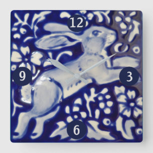 Horloge Carrée Bleu & Blanc Leaping Rabbit Lièvre Carrelage en c