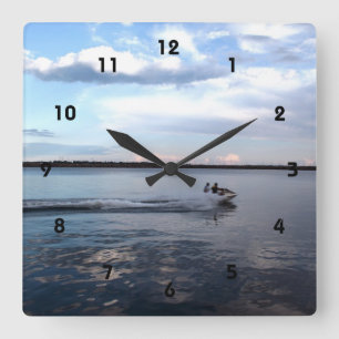 Horloge Carrée Boating in the Kingston lake, Ontario.