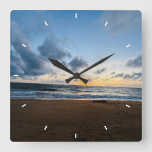 Horloge Carrée Cadran mural de plage au coucher de soleil sur l'o
