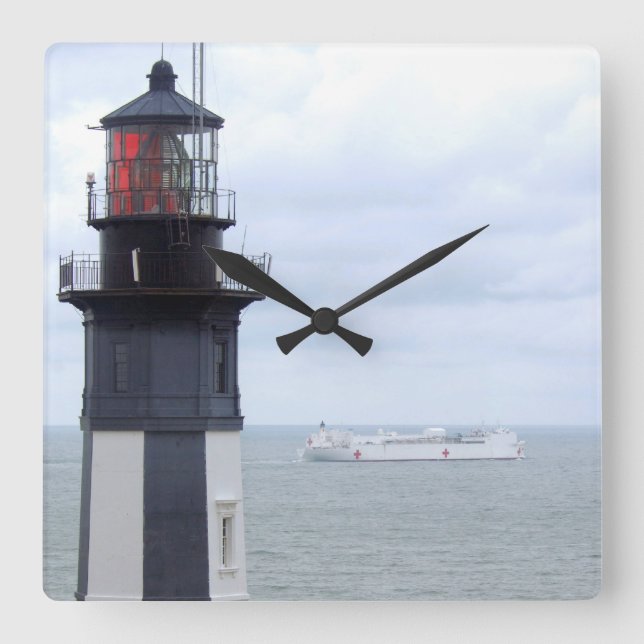Horloge Carrée Cap Henry Lighthouse With A Ship (Recto)