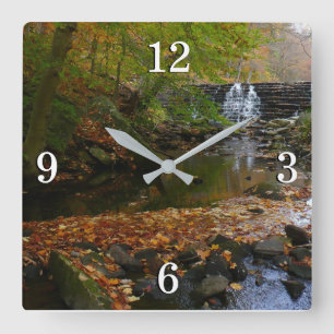Horloge Carrée Cascade et ruisseau d'automne en Pennsylvanie Natu