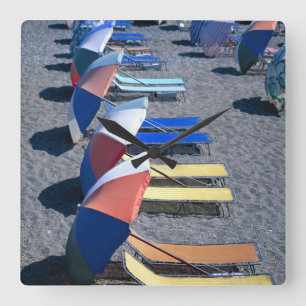 Horloge Carrée Chaises Vacantes Sur La Plage