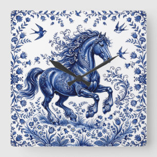 Horloge Carrée Cheval frison de style Delft Delftware dans une pr