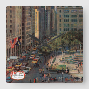 Horloge Carrée Cinquième avenue par John Falter