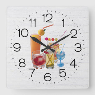Horloge Carrée Cocktail Happy Hour On Wood Square Wall Clock