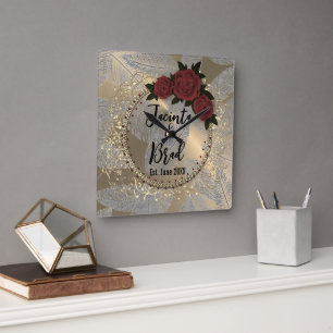 Horloge Carrée Couronne de roses romantique et plume pour mariage