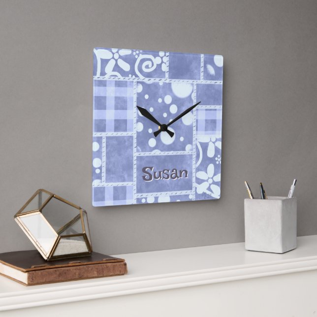 Horloge Carrée Crazy Quilt Blue Gingham Floral Personalized  (Bureau)