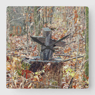 Horloge Carrée Croix dans les bois